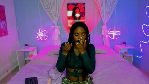 Naomi online show from February 26, 7:35 pm