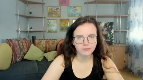 naomi_di online show from June 2, 6:26 am