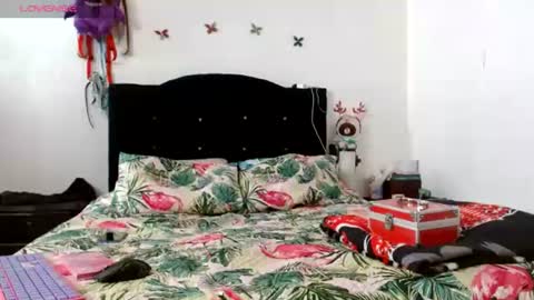 Naomi online show from June 19, 4:11 pm