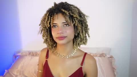Snapshot of naomidawsonn chatting on June 25, 12:32 am naomidawson online show from June 25, 12:32 am