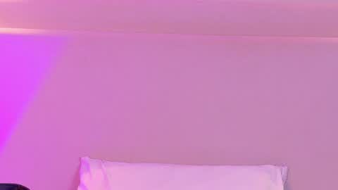 Snapshot of naomiklarc chatting on April 9, 11:59 am Naomi Klarc online show from April 9, 11:59 am