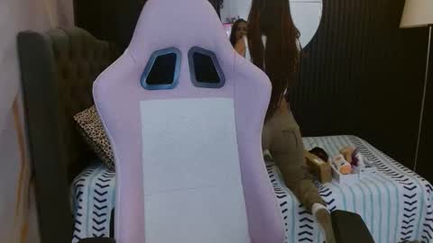 Naomis online show from June 11, 1:53 pm