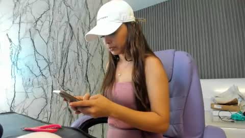 Naomis online show from June 14, 2:08 pm