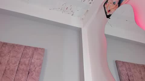 Laura  online show from September 25, 10:35 pm