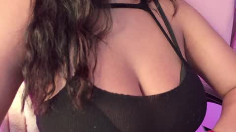 Naomy  online show from April 25, 1:41 pm