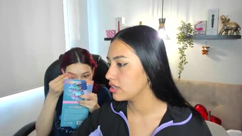 naomy online show from June 1, 2:52 pm