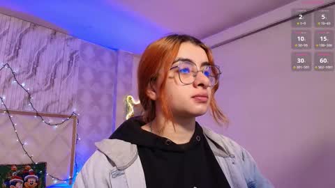 Naomy  online show from December 17, 3:01 am