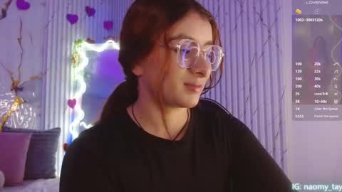 Naomy  online show from February 21, 3:40 am