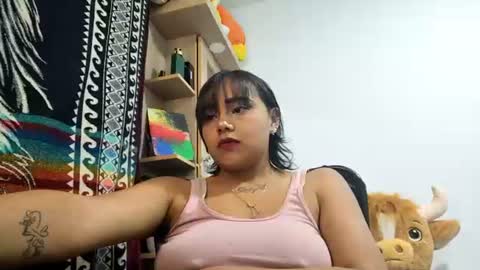 naomylux1 online show from June 25, 2:44 am