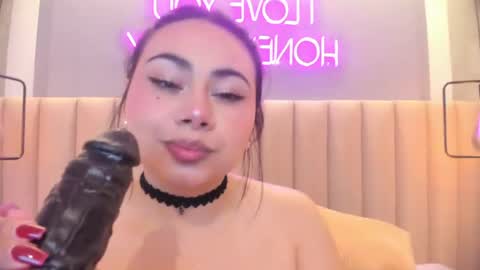 Naomy  online show from May 23, 10:52 am