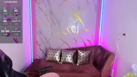 Snapshot of nasha_abby chatting on June 22, 8:28 pm Call me Nasha online show from June 22, 8:28 pm