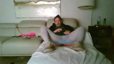 nassobout online show from February 5, 9:47 am