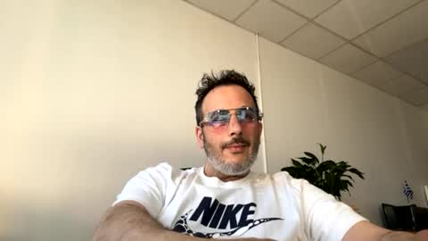 nassobout online show from May 30, 11:35 pm