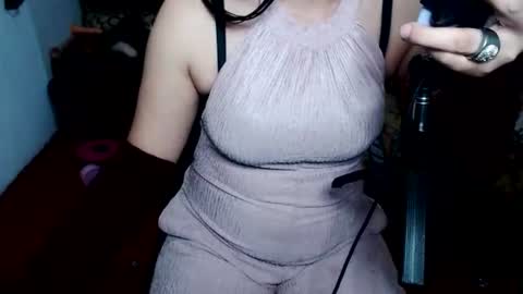 Snapshot of nasty_dirty111 chatting on June 22, 11:13 pm Vivian online show from June 22, 11:13 pm