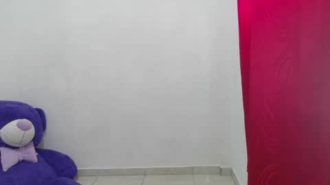 nataliavela online show from April 19, 6:10 pm