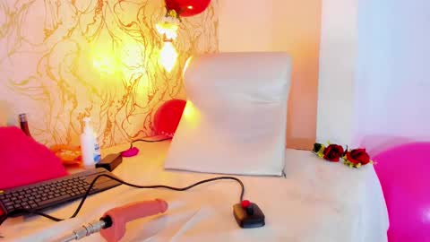 NATALIE online show from February 15, 3:28 pm