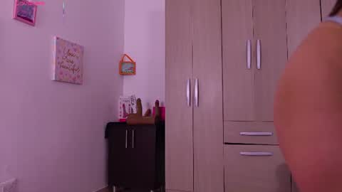 Snapshot of natasha_klump chatting on June 13, 10:02 am natasha_klump online show from June 13, 10:02 am