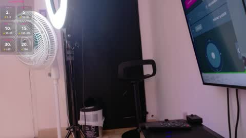 Snapshot of natashaa_bluer chatting on June 4, 1:39 pm natashaa_bluer online show from June 4, 1:39 pm