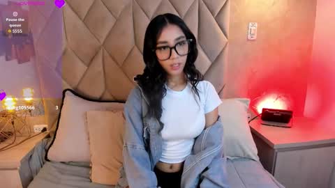 NATH QUIM online show from March 1, 2:13 am