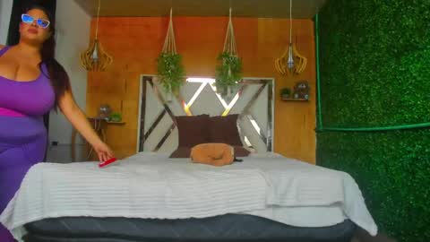 nathalia_correa online show from May 25, 5:19 pm