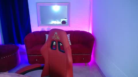 Snapshot of nathaly_sweet23 chatting on June 22, 12:13 pm Nathaly sweet online show from June 22, 12:13 pm