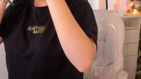 nathalyy_ds online show from May 12, 6:49 pm