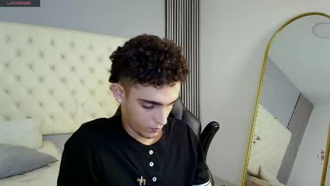 nathan_shimmer online show from May 7, 4:18 am