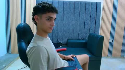 nathan_shimmer online show from May 21, 9:44 pm