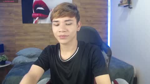 nathanclay online show from April 18, 3:32 am