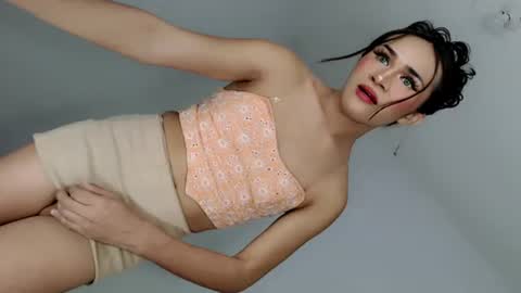 Snapshot of nattayah chatting on June 22, 3:19 am Nathalie smith online show from June 22, 3:19 am
