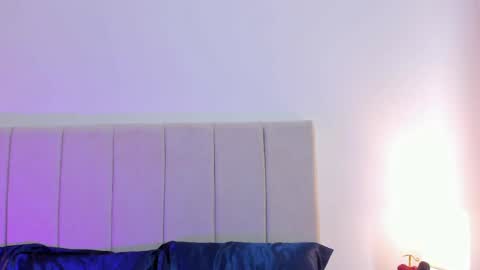 Snapshot of natty_bush chatting on June 7, 8:01 pm Nathalie online show from June 7, 8:01 pm