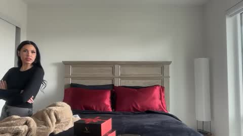 NATTY FIERROS online show from March 4, 9:32 pm