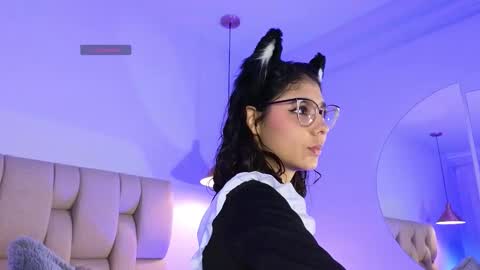 Snapshot of natysaenz1 chatting on February 5, 9:25 am Natalia online show from February 5, 9:25 am