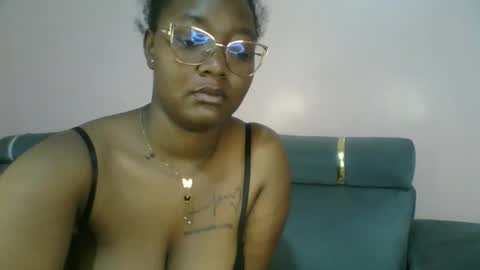 naughti_garlie online show from March 29, 5:29 am