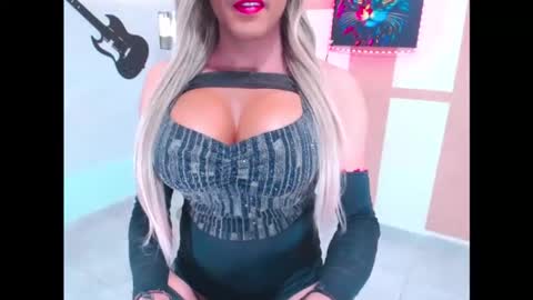 Snapshot of naughtyboyhot1 chatting on February 14, 7:32 pm Miabarbarita online show from February 14, 7:32 pm