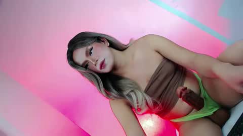 naughtybynight28 online show from April 19, 3:33 pm