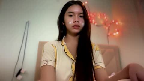 naughtychen18 online show from June 9, 5:52 am