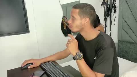 naughtyfusion_os online show from June 20, 12:30 pm