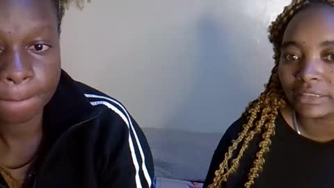 Snapshot of naughylav chatting on February 3, 5:38 am Naughylav online show from February 3, 5:38 am