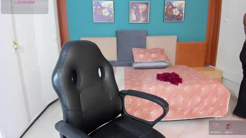 Snapshot of naugthy_brunette_ chatting on May 28, 11:13 pm naugthy_brunette_ online show from May 28, 11:13 pm