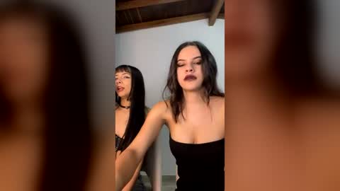 Snapshot of naugthy_cameron chatting on July 2, 2:33 am Luisa online show from July 2, 2:33 am