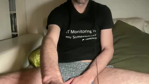 Snapshot of navigatingtothesky chatting on January 6, 12:03 am navigatingtothesky online show from January 6, 12:03 am