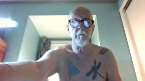 navyman1962 online show from April 10, 4:39 am