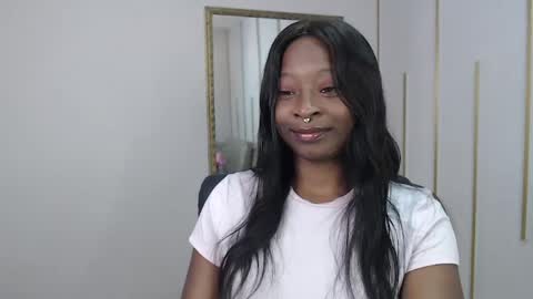 Nayaris 3 online show from April 19, 1:54 pm