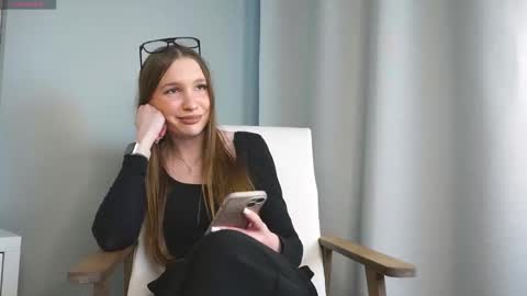 Snapshot of nayeomy chatting on March 29, 2:28 pm Anika online show from March 29, 2:28 pm