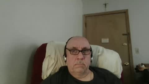 Tom online show from June 6, 8:57 pm
