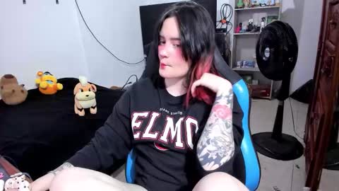 Geek Nicole    im Neeko UwU online show from March 8, 8:45 pm