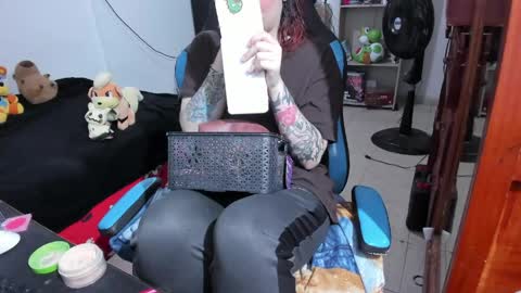 Geek Nicole    im Neeko UwU online show from April 18, 12:42 pm