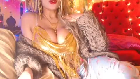 nefertari8 online show from July 10, 11:51 pm