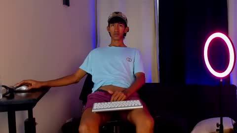 Snapshot of neitan_miller chatting on May 2, 1:05 pm neitan online show from May 2, 1:05 pm